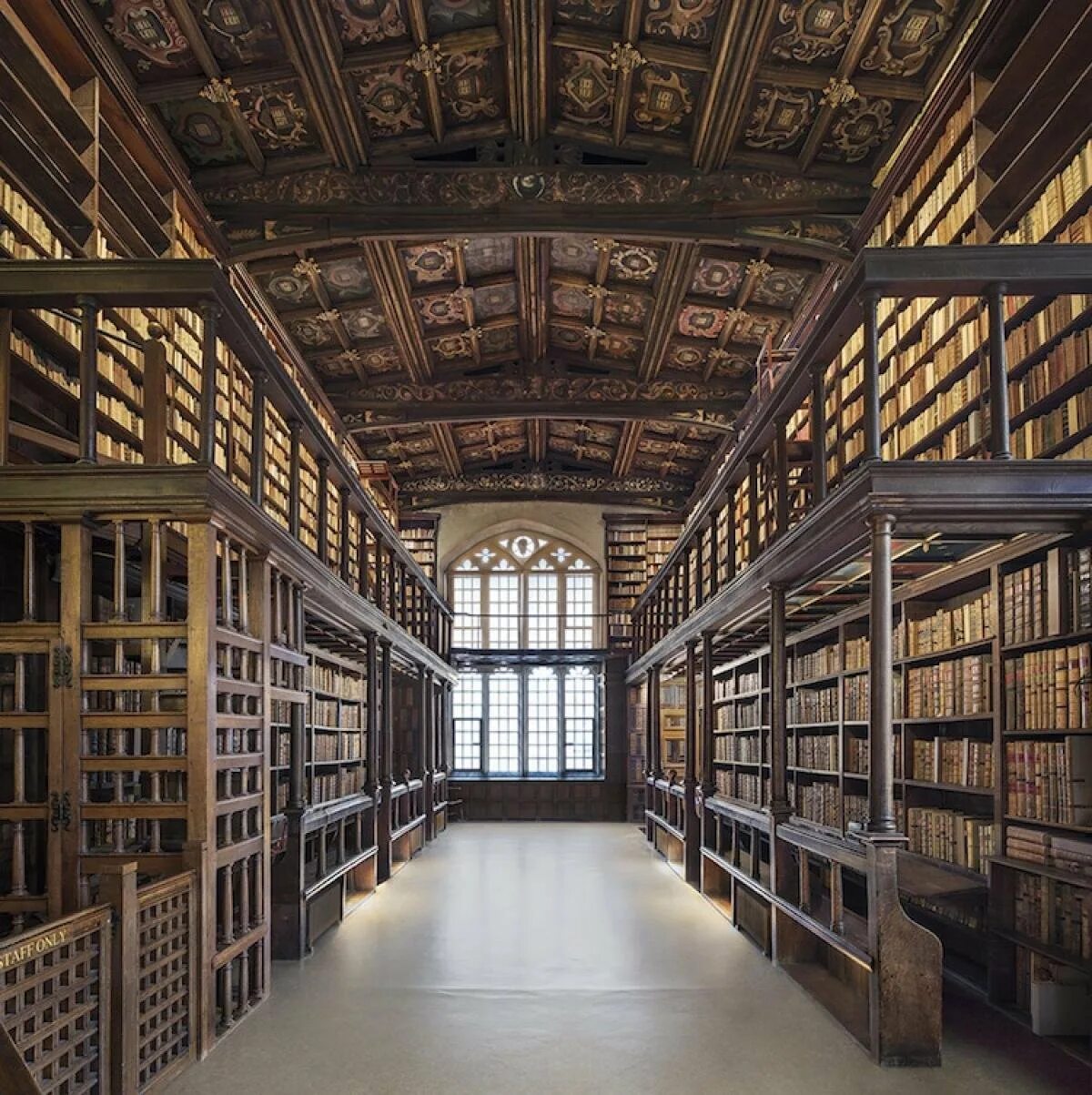Самая известная библиотека. Библиотека монастыря Санкт-Флориан. Библиотека (Bodleian Library) Оксфорда. Библиотека Джироламини Италия. Самые красивые библиотеки.