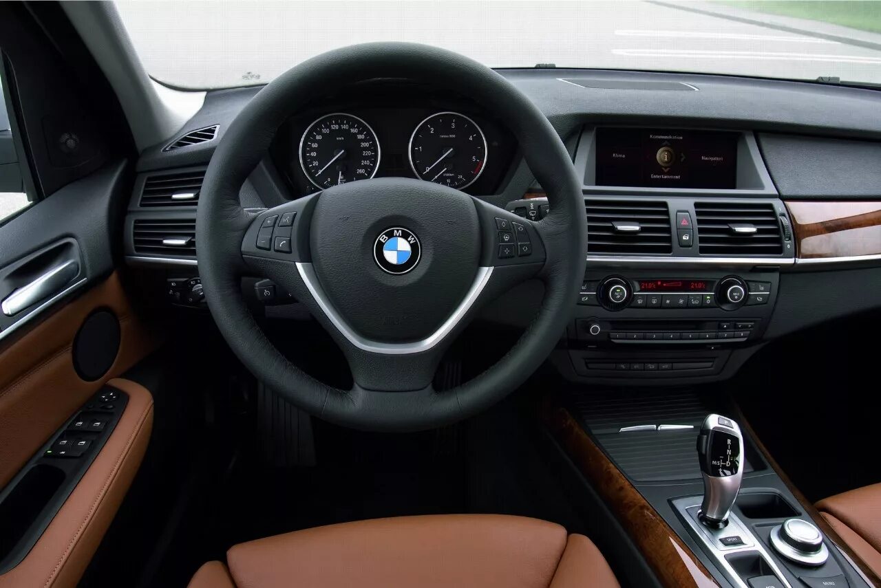 Bmw x5 e70 салон. Бмв х5 е70 3. Bmw x5 2005 interior. Бмв x5 e70 салон. Bmw x5 e70 комплектации.
