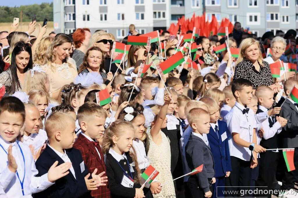 Гродненская средняя школа. 2 Школа гродео. Школа Гродно. Гродненская область 42 школа.