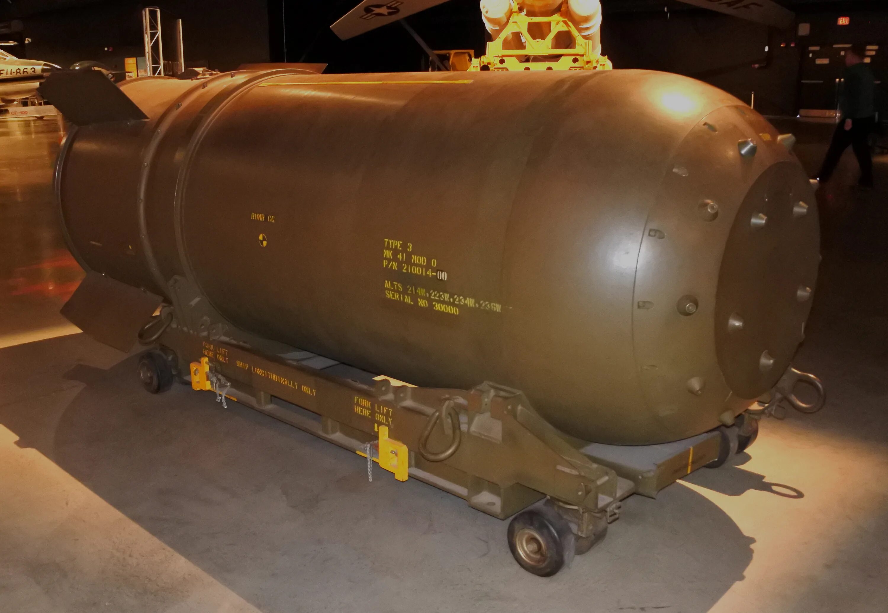 Самая мощная водородная бомба. B41 ядерная бомба. MK-41/B-41. B 41 атомная бомба. MK 41 бомба.