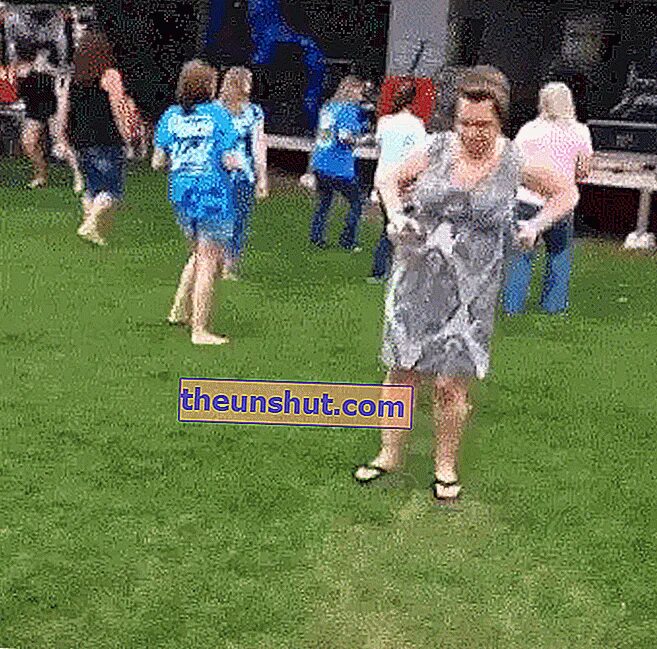 Танец бейонсе сингл леди. Веселая девушка танец. Гиф бьенсе сингл леди. Танцующий ребенок гиф. Смешной танец девочки.