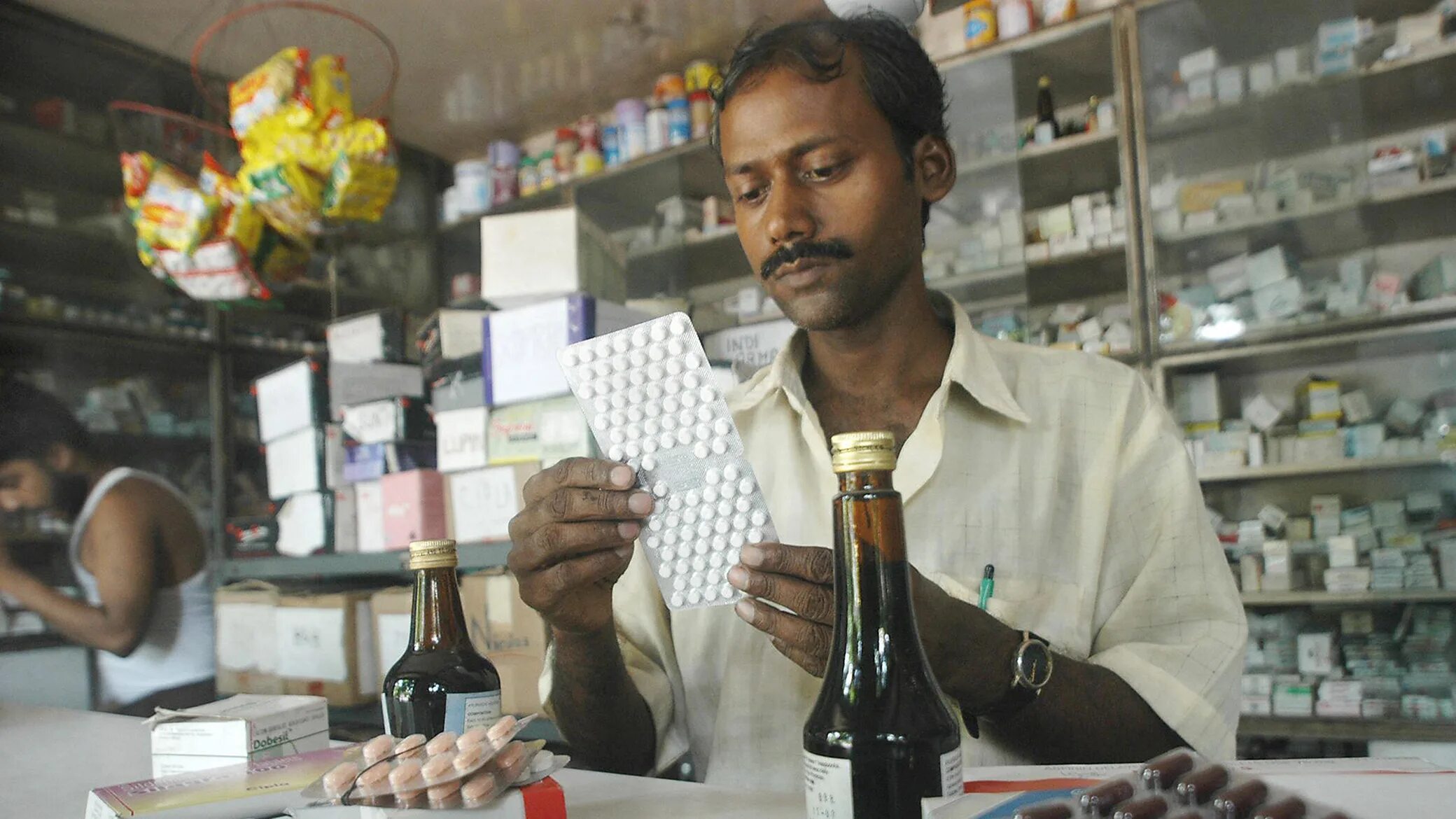 Expect 20. Индийская аптека. Лекарства Индия. Аптека в Индии. Индия и Россия фармацевтика.