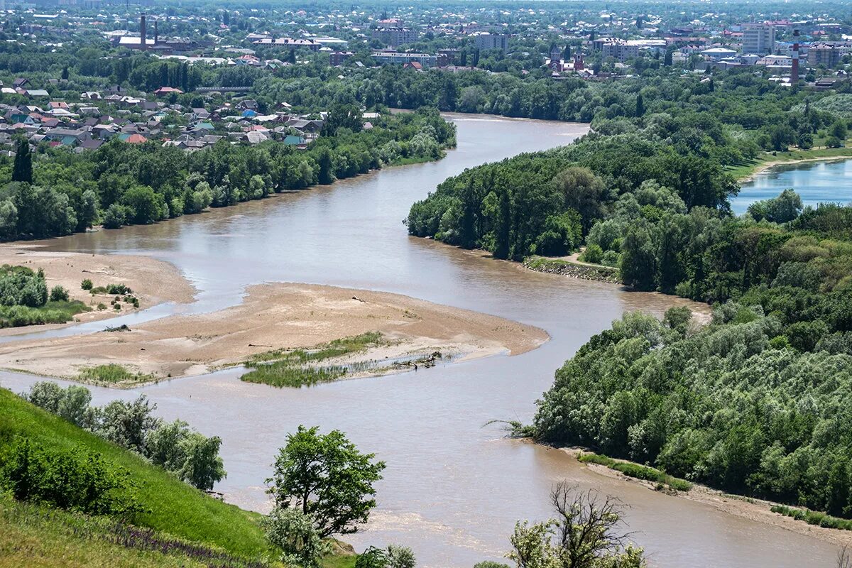 Река Кубань. Река Кубань в Новокубанске. Река Кубань Краснодарский край. Город Армавир река Кубань. Армавир ставропольский край