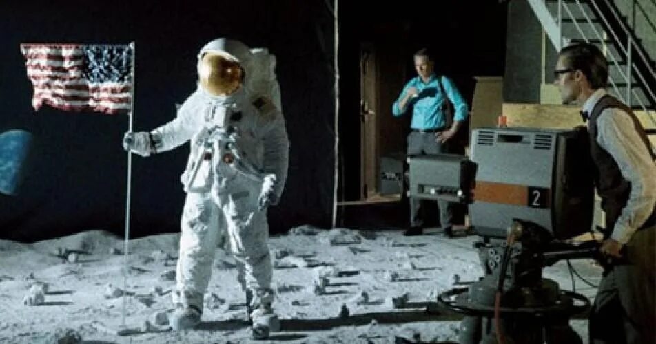 Высаживались ли на луну. Апполо 11 на Луне. Apollo 11 Moon landing. Стэнли Кубрик Аполлон 11.