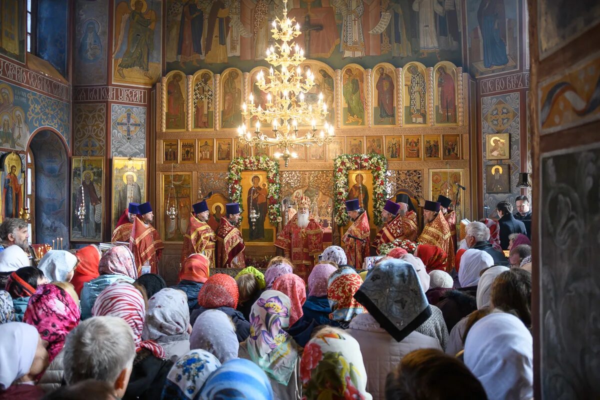 Храм Воскресения Словущего Сертякино. Храм Воскресения Словущего в Климовске. Храм в Сертякино Климовск. Церковь Воскресения Словущего в Колычево.