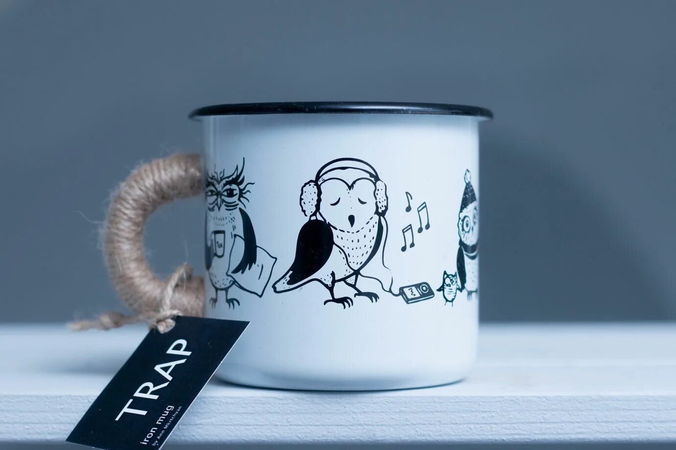 Эмалированная кружка вектор. Нанести рисунок на кружку. Нанести рисунок на кружку. Детская кружка собака. Парные кружки на белом фоне.