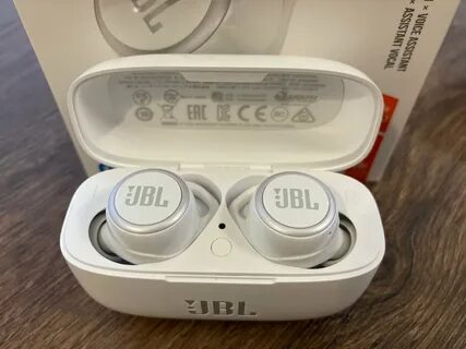 Обзор беспроводных наушников JBL Live 300 TWS.