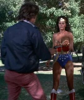 Lynda Carter in Wonder Woman (1975) .