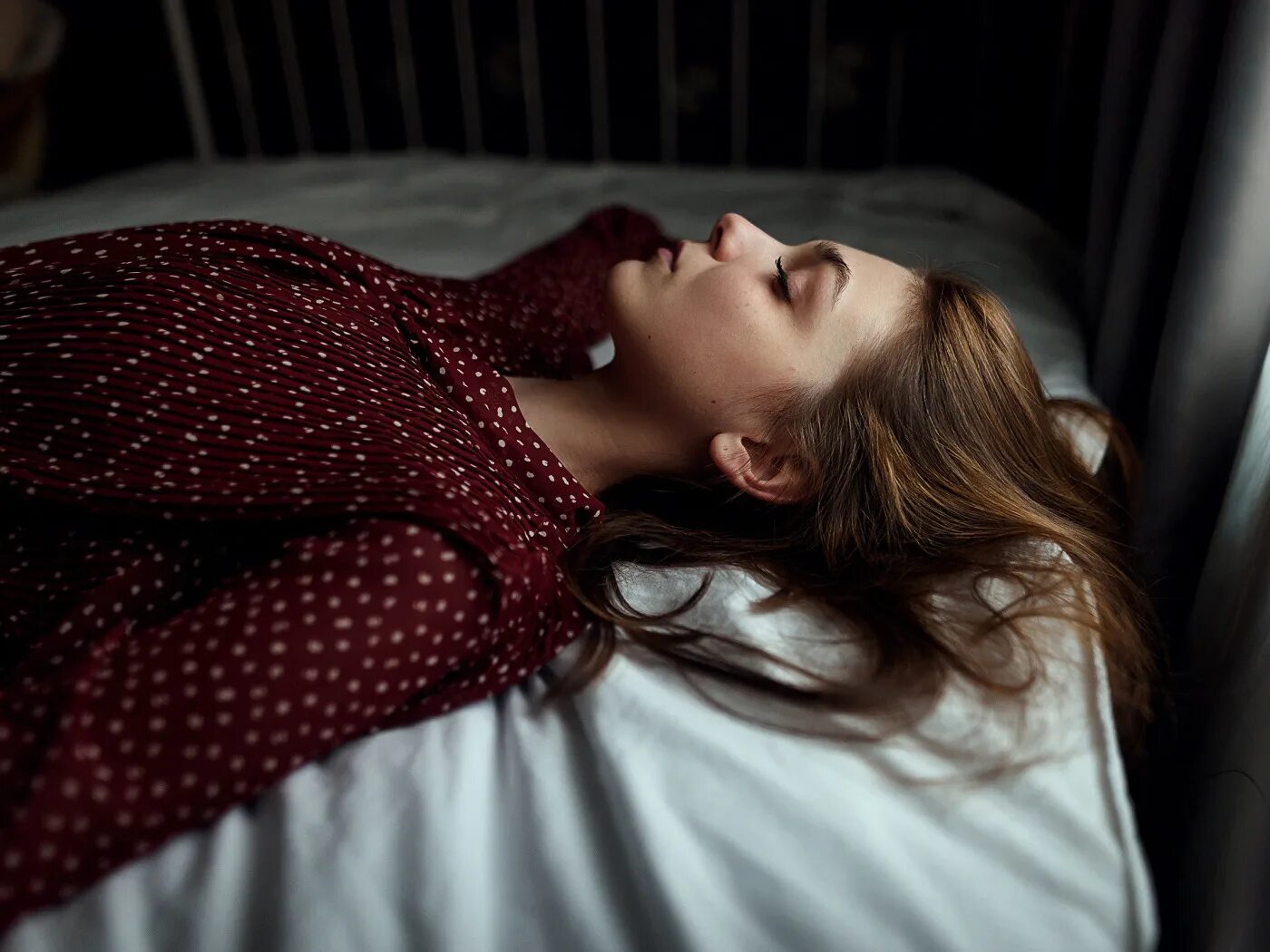 Оливия уайлд face. Закрытые глаза. Девушка в блаженстве. Девушка лежит с закрытыми глазами. Девушка лежит.