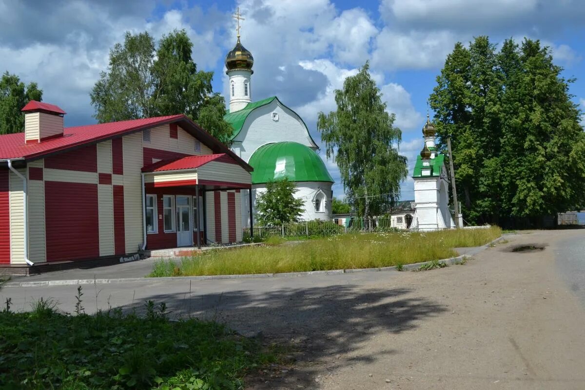 Авито кировская область омутнинск. Духовно-просветительский центр Омутнинск. Церковь Омутнинск. Г Омутнинск Кировская область.