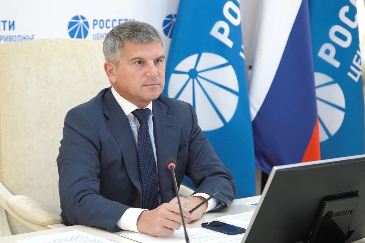 Россети директор. Директор россети. Энергетика россии. Оперативный штаб. Игорь маковский генеральный директор.