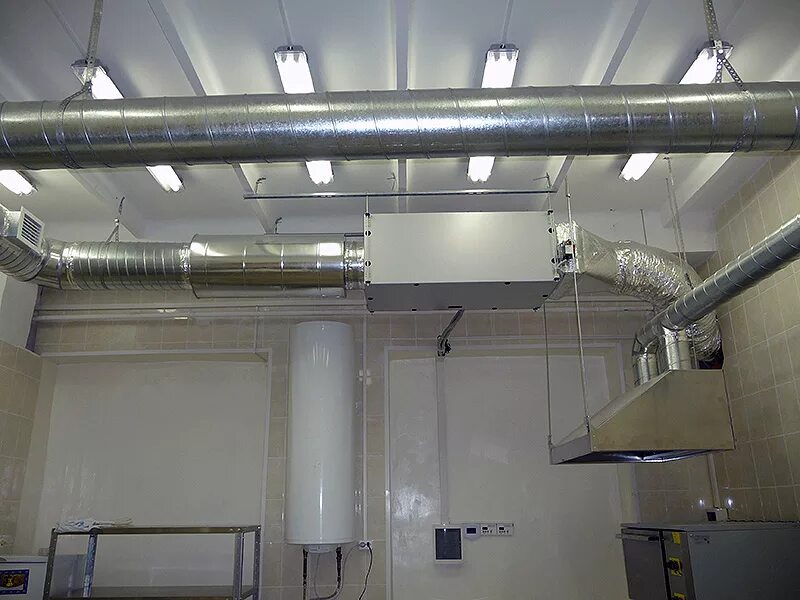 приточно вытяжная система вентиляции цеха. местная приточно-вытяжная вентиляция. вентиляция спортивного зала. вытяжка для цеха. вытяжная вентиляция в школе.