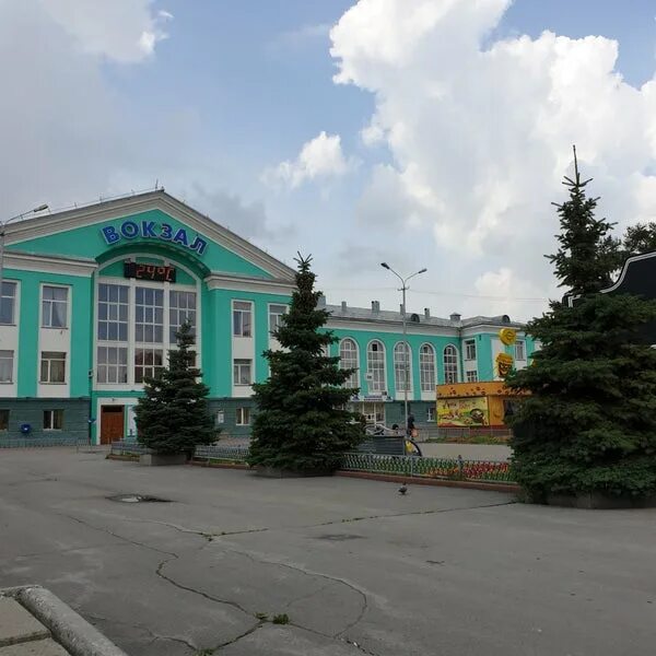 Кемеровский жд вокзал. Кузнецкий проспект 79 кемерово. Вокзал кемерово номера телефонов. Кузнецкий проспект 79 кемерово. Станция пионерская кемерово.