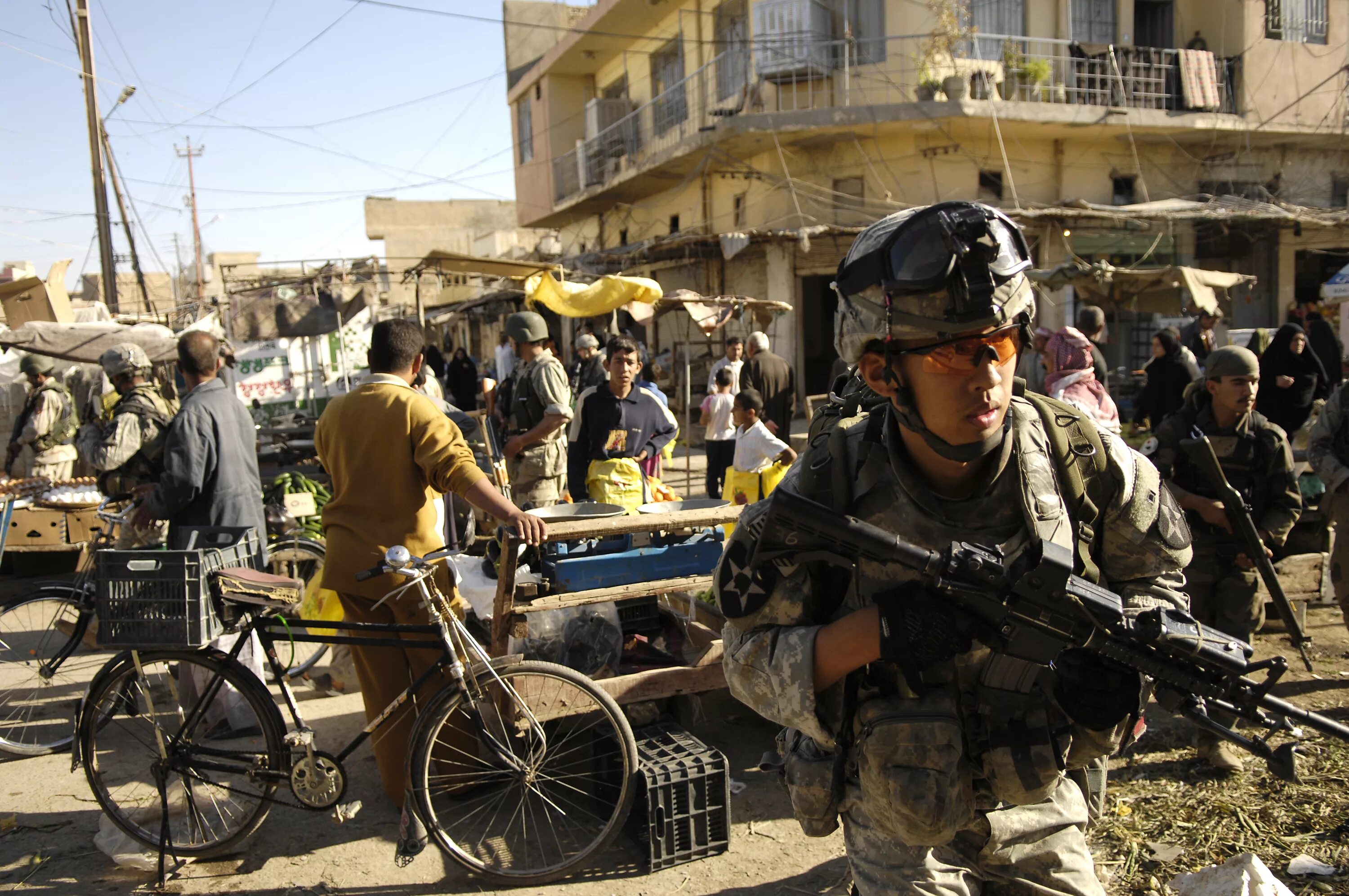 Сколько погибло в ираке. Американские солдаты в Ираке.