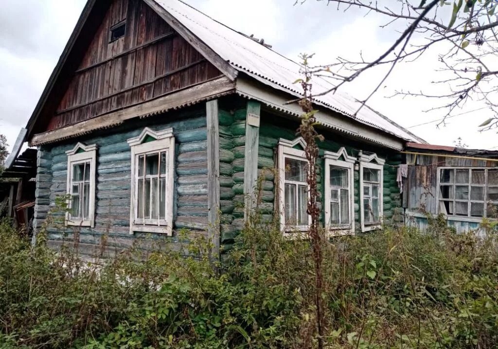 Дома луховицком районе московской области. Домодедово деревня. Дом для ПМЖ В деревне. Дешевый дом для прописки. Деревня Бытинки.