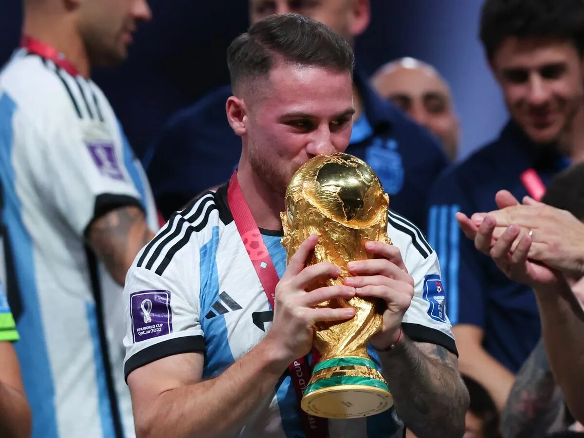 Алексис мак. Алексис мак аллистер. алексис макалистер брайтон. alexis mac allister world cup 2025. макалистер футболист аргентина.
