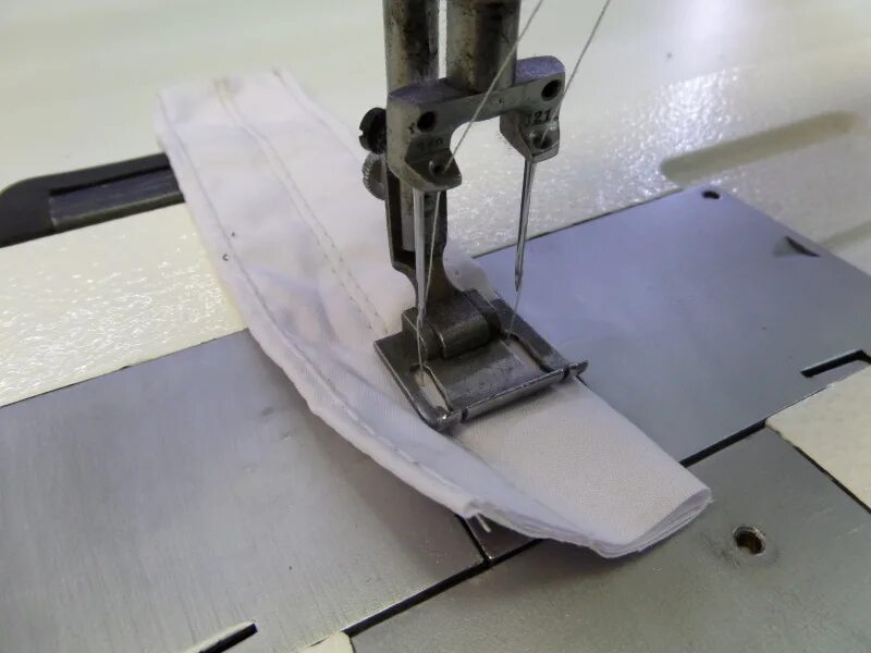 швейная игла для машинки. двухигольная игла. лапка pfaff для защипов с 5 желобками 820226-096 bcdefgjkl. каркасная двухигольная машина. промышленная швейная машина juck jk-5942с-2.