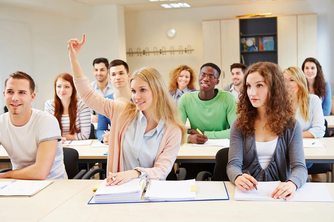 The students are the lecture. Студенты в вузе. Студенты в аудитории. Занятие в вузе. Студенты на семинаре.