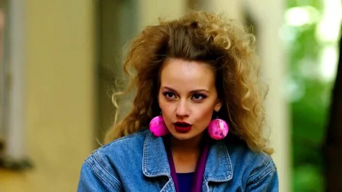 Весело и громко 4. 90е весело и громко аня. Весело и громко 4. Весело и громко 4. Стася милославская 90е весело.