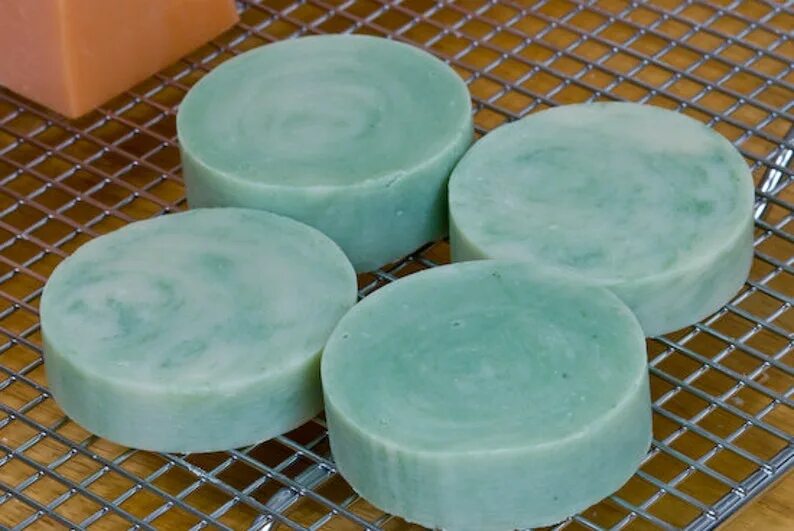 Making soap made. Round soap. мыльная труба. старое круглое мыло джулия. батч для круглого мыла.