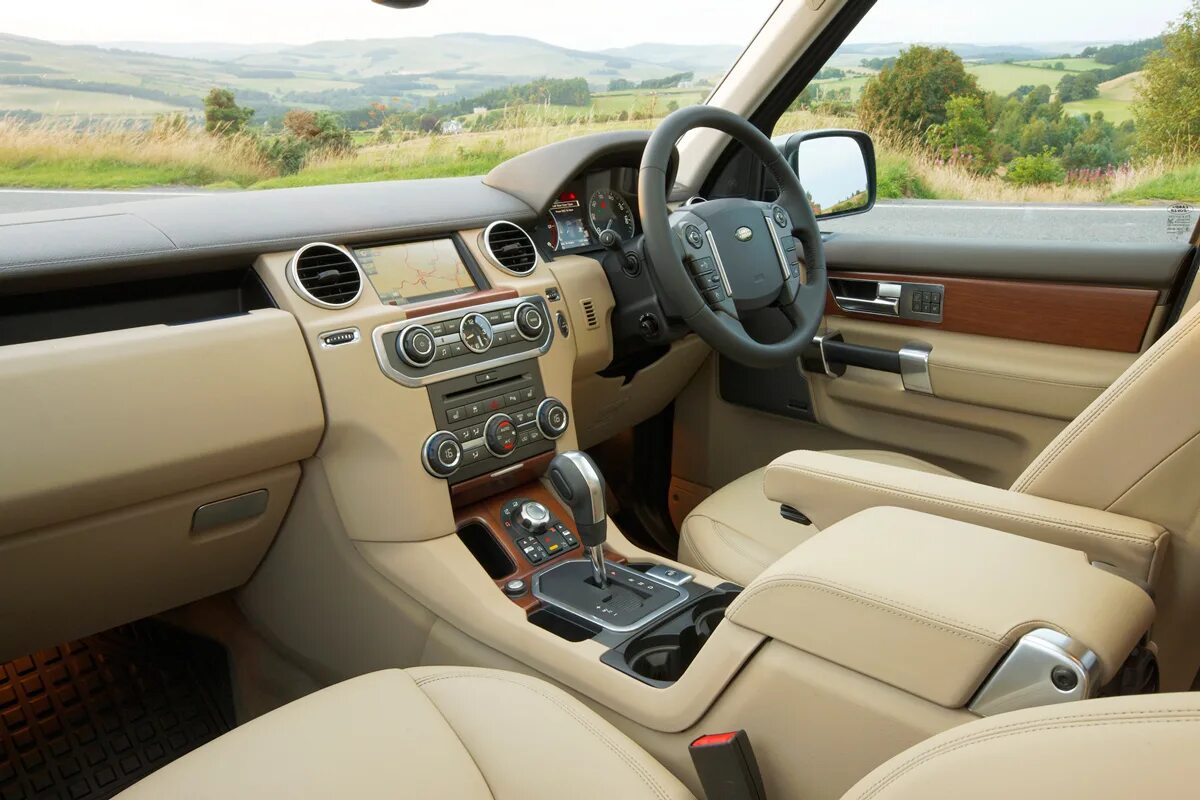 Land rover discovery 4 салон. Land rover discovery 2007 салон. Land rover discovery 4 interior. Рендж ровер дискавери 4 салон. Ленд ровер дискавери 4 салон.