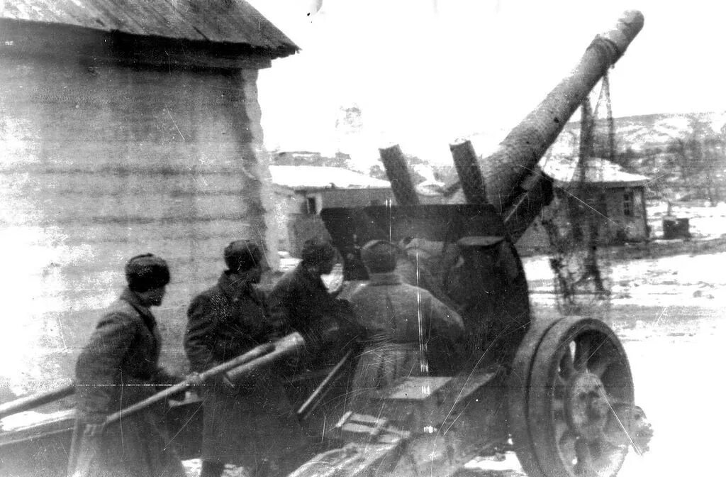 Зееловско-берлинская наступательная операция. 122 мм гаубица м-30. Будапештская наступательная операция. Пушки ркка в 1941. Советская артиллерия 1942 года.
