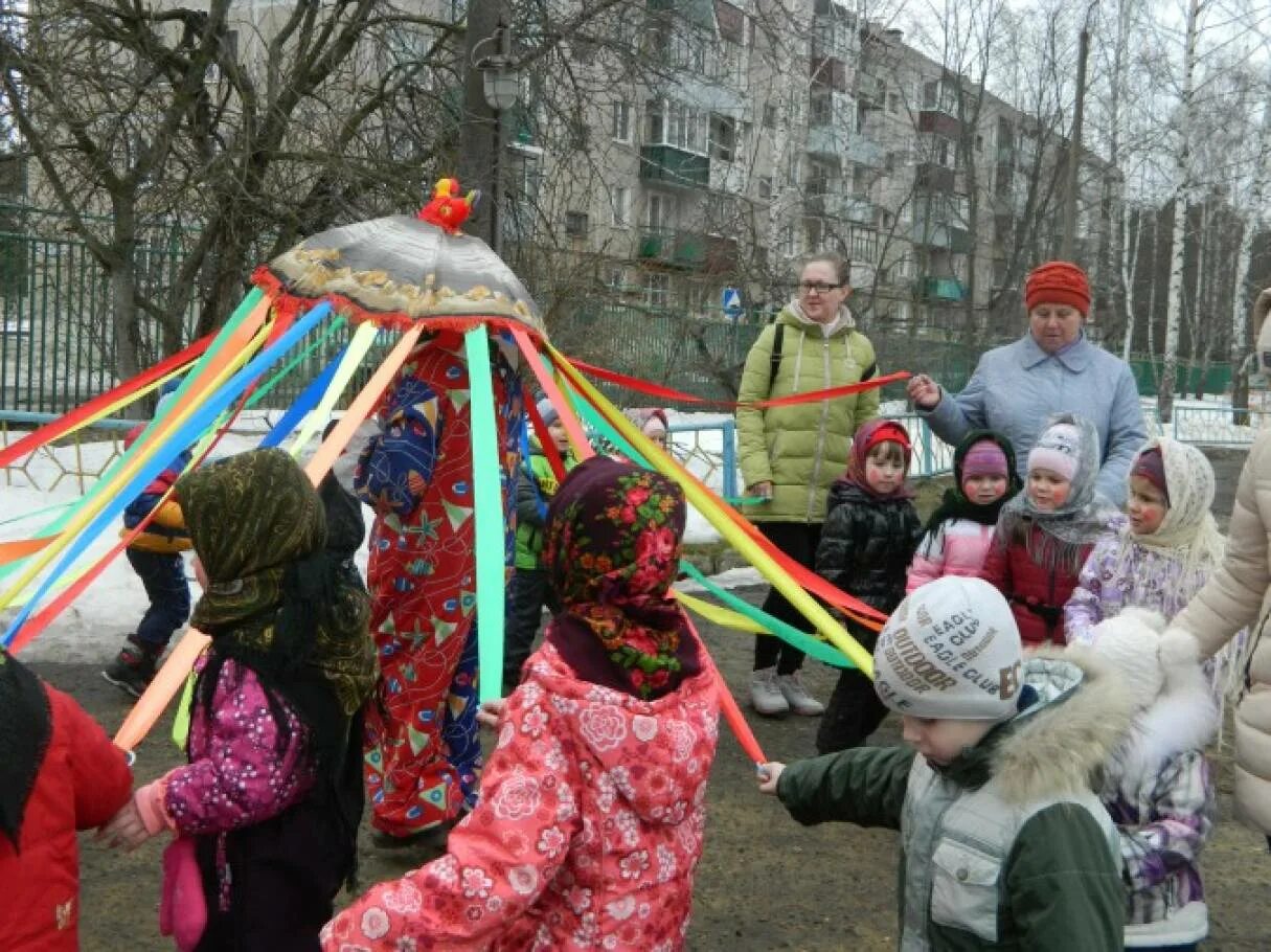 Масленица в младшей группе в детском саду. Занятие Масленица. Масленица беседа с детьми подготовительной. Масленица в младшей группе ДОУ.