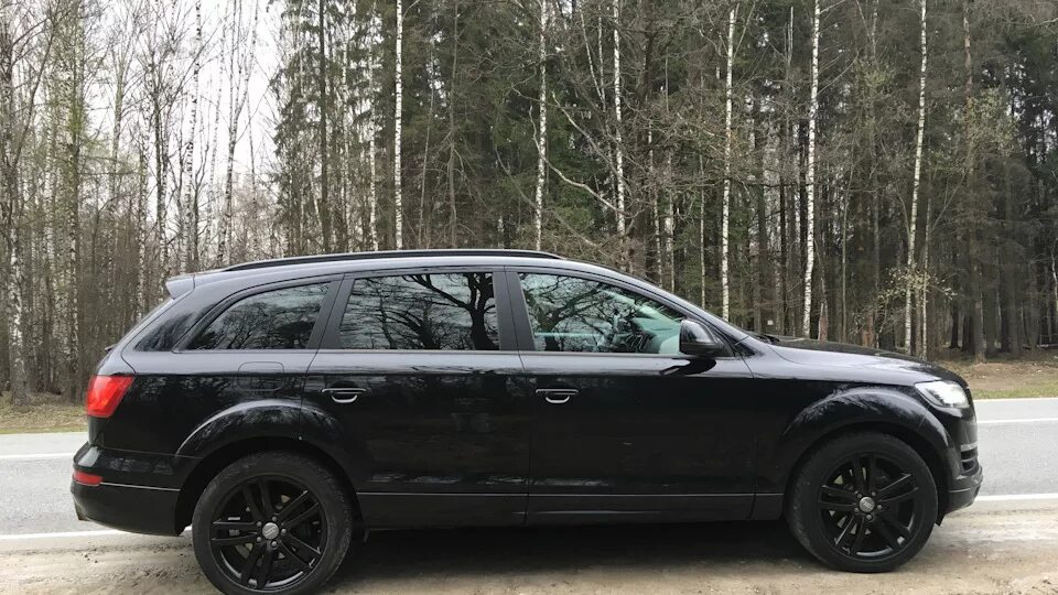 Ауди ку 7 резина. Профиль 275,35, r 21 audi. 275 44 r19 на q7. Audi q7 r18. Audi q5 на зимней резине.