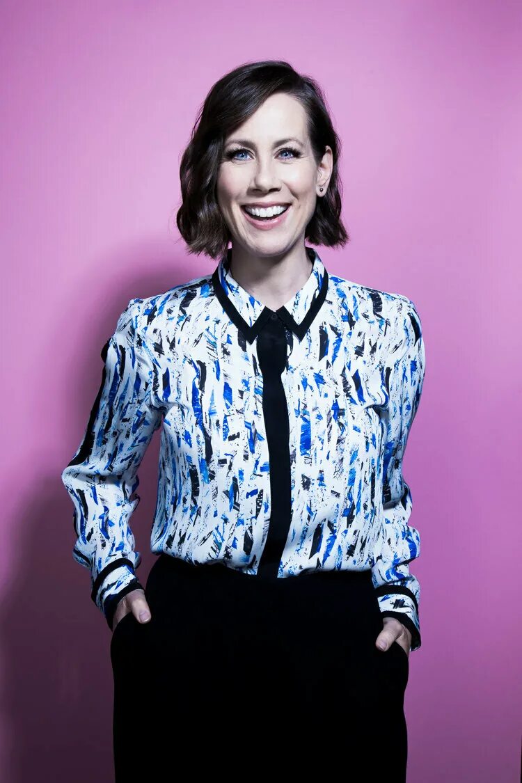 Мириам шор фото. Мириам шор из сериала "юная. Мириам шор ноги. Мириам шор ноги. Мириам шор актриса фото.