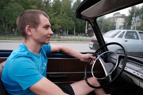 Ездить на машине отца
