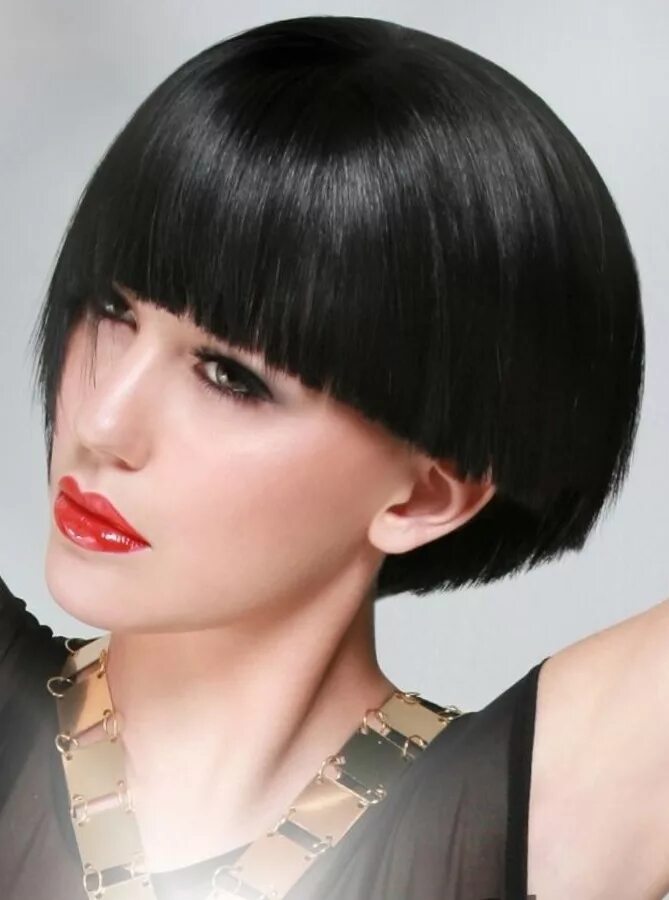 Руби роуз стрижка горшок. Стрижка под горшок женская короткая. Томбой боб. Стрижка под горшок женская. Пикси горшок стрижка.