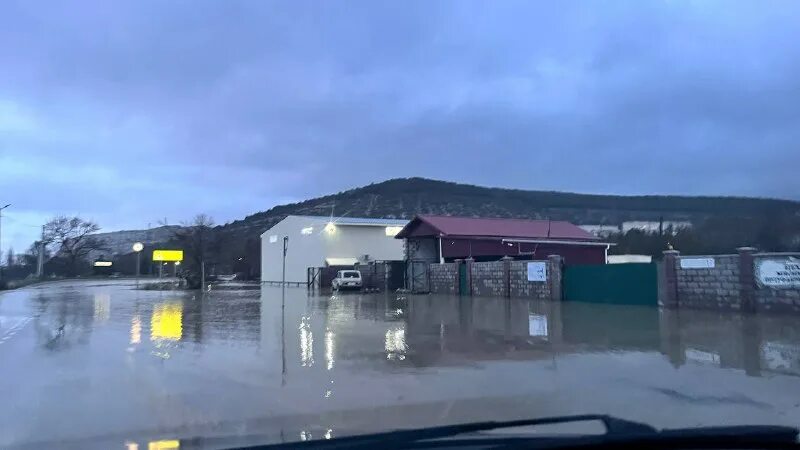 паводок. паводок. экологические проблемы осушения. паводок 2024 пенза. казахстан потоп шлюзы.