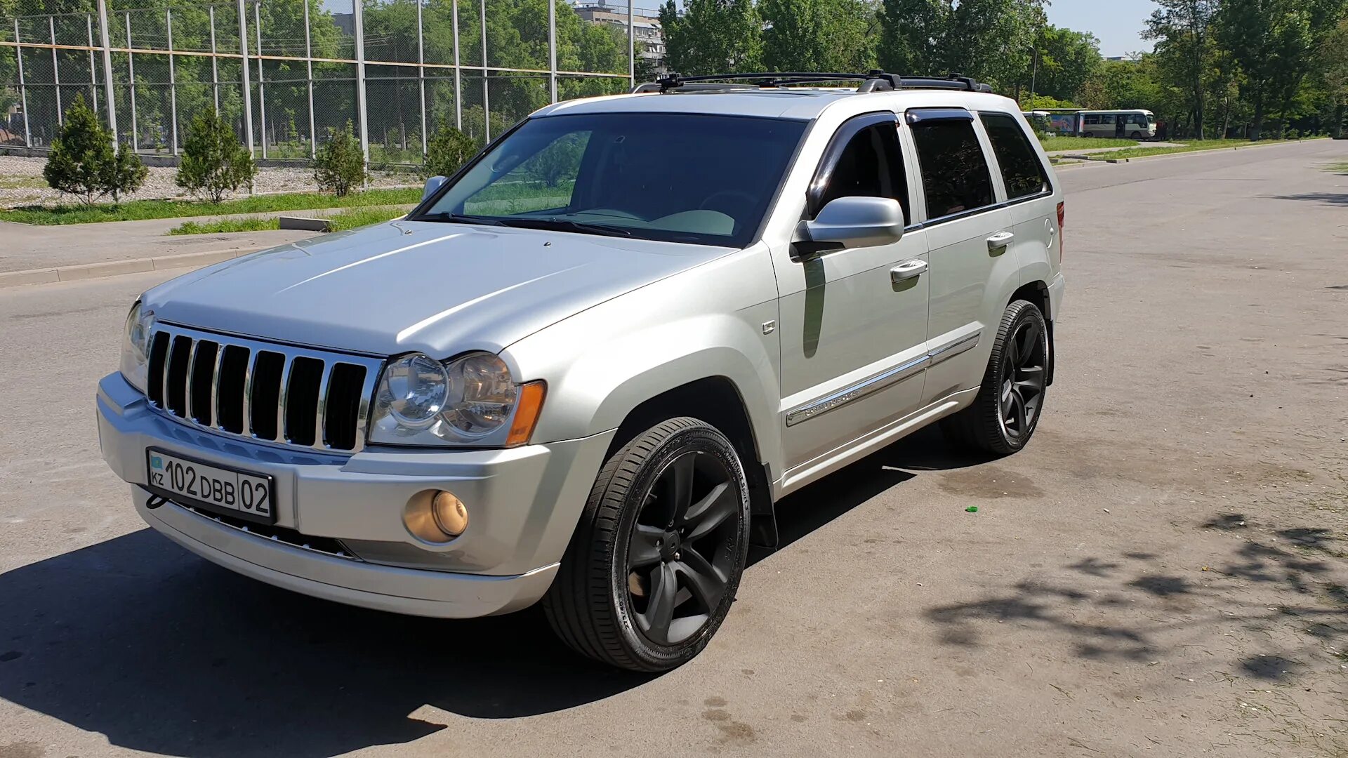 Jeep grand cherokee hemi. 7 hemi. Jeep grand cherokee wk кузов. Jeep grand cherokee 2005 5. 7 хеми.