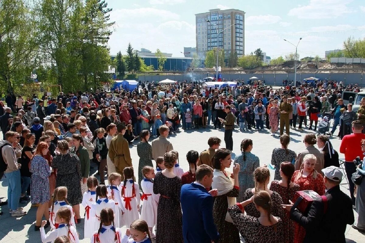 Сообщества барнаула. Жители Барнаула. День Победы Барнаул. Фотоотчёт Барнаул. Жители Барнаула фото.