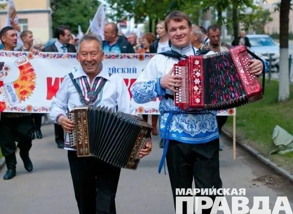 Гармонисты Марий Эл. Марийская гармонь. Марийский гармонист. Вятскополянский район фестиваль играй гармонь. Марийские гармонисты