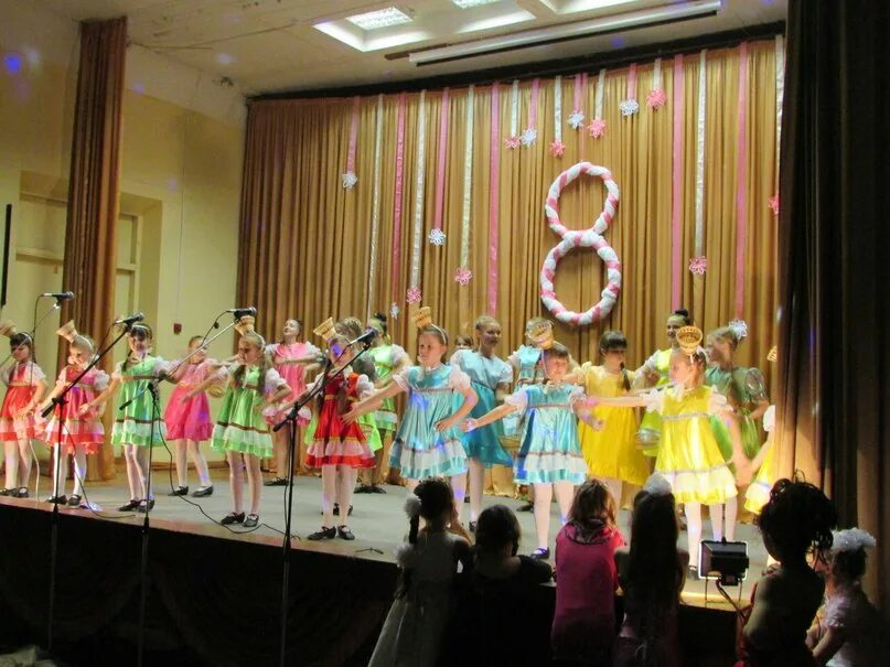 В роще калина танец. Перевоз дуня держала ноты. В роще калина ноты. В роще калина темно не видно соловушки. В роще калина танец.