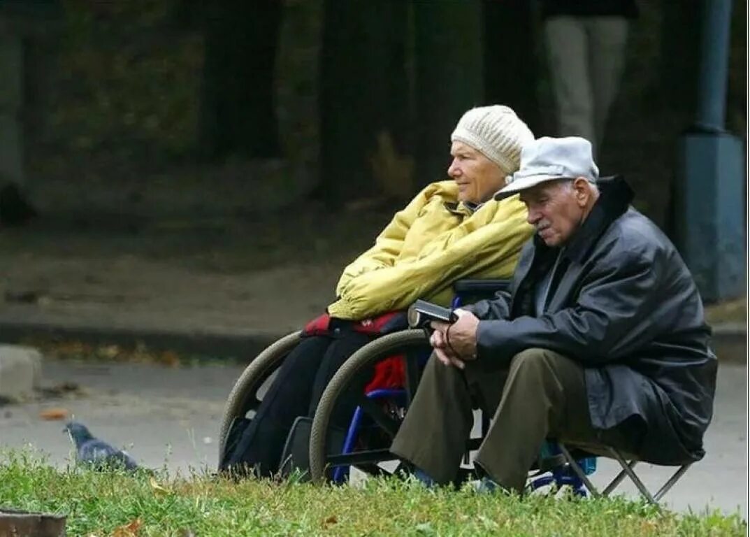 Пенсионерам инвалидам новости. Пенсионер инвалид. Пожилые и инвалиды. Пожилые люди и инвалиды. Старики инвалиды.