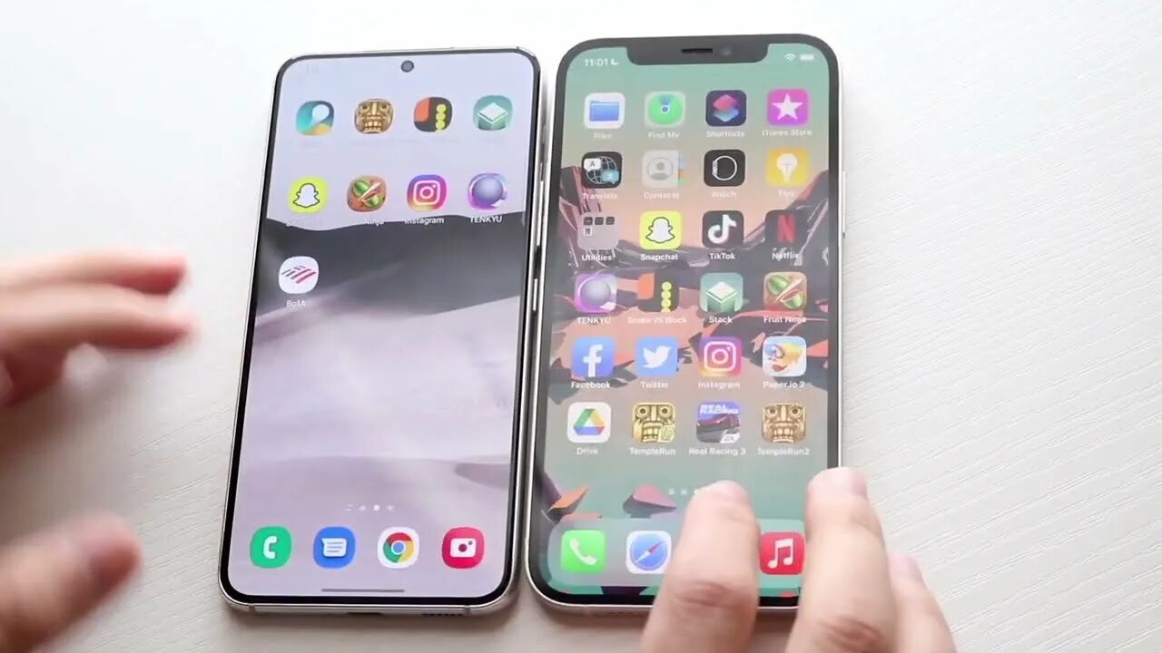Galaxy s24 vs iphone 15. Iphone 12 vs Galaxy s22. Samsung Galaxy s22 vs. Iphone 12 Pro vs Samsung s20fe. Iphone vs Samsung Galaxy s22.