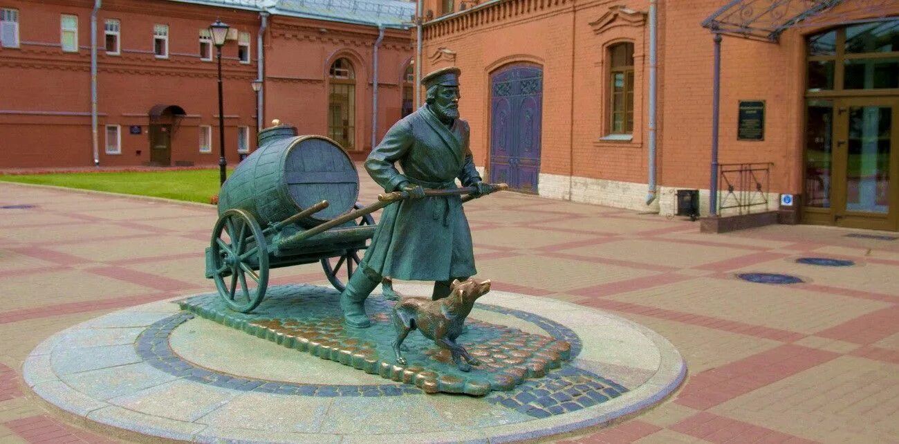 Памятник водовозу в Коломне. Памятник водовозу в Санкт-Петербурге. Памятник водовозу в Петербурге. Памятник петербургскому водовозу.