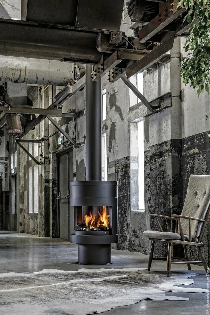 Камин в стиле лофт производство virtu Look at this surprising renovation of an office turned into a family home House