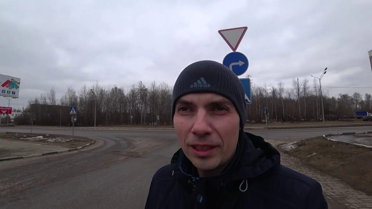 Шофер грузовика. Водитель большегрузного автомобиля. Водитель и автомобиль. Требуется водитель экспедитор. Водитель электросталь категория в.