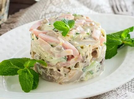 Салат шампиньоны ветчина яйцо