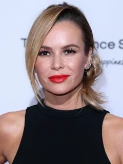 Amanda Holden STUNS fans as she steps in for Holly Willoughby.
