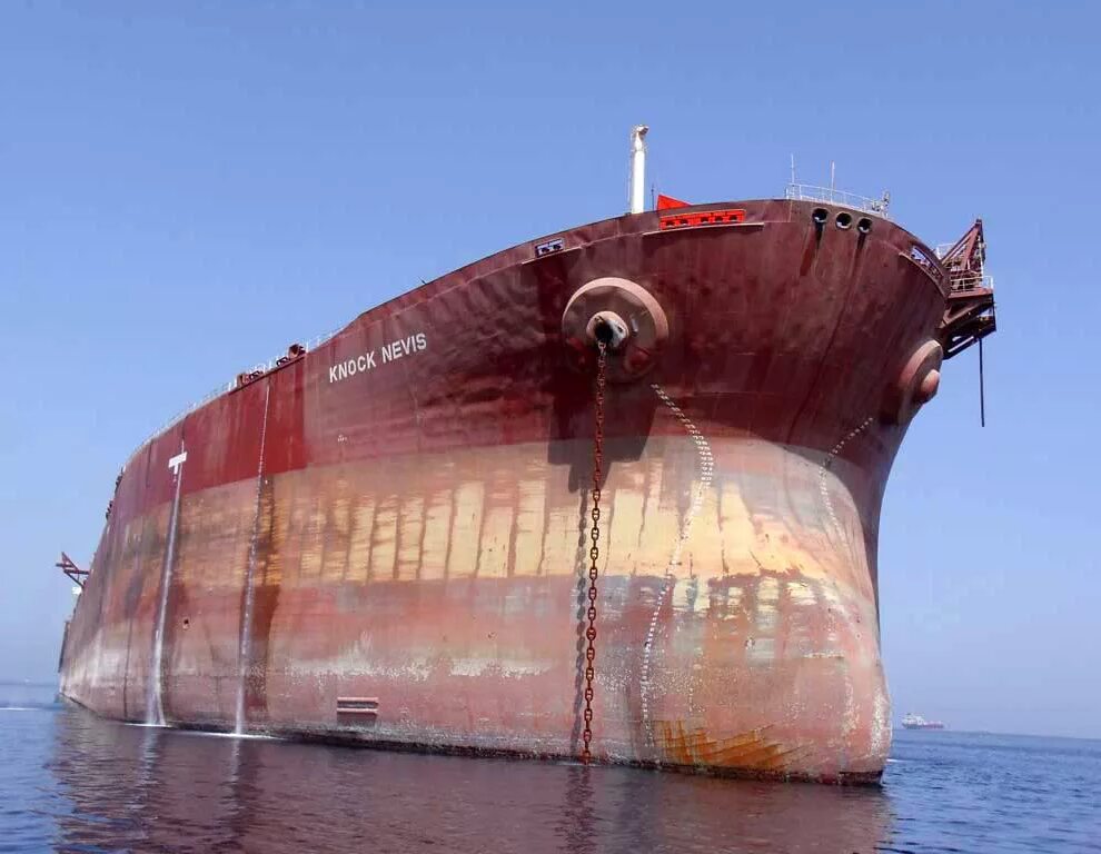 Мир 1 судно. Самый большой корабль в мире кнок невис. супертанкер seawise giant. knock nevis танкер. самый большой нефтеналивной танкер в мире.