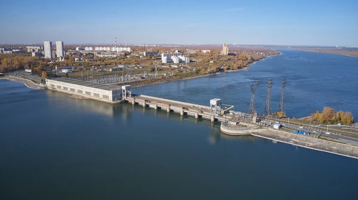 Плотина ГЭС Новосибирск. Новосибирская ГЭС Обь. Обское водохранилище ГЭС Новосибирск. Плотина ОБЬГЭС Новосибирск. Обь водохранилище