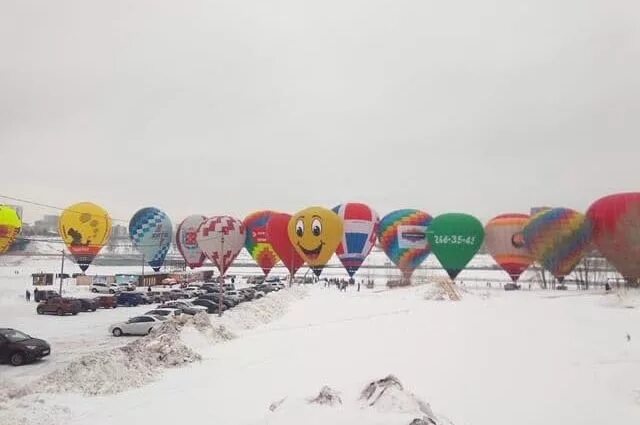 Полет на шаре уфа. Фестиваль воздушных шаров Уфа. День путешествия на воздушном шаре 9 января. Полет на воздушном шаре Уфа. Праздник воздушных шаров в Уфе.