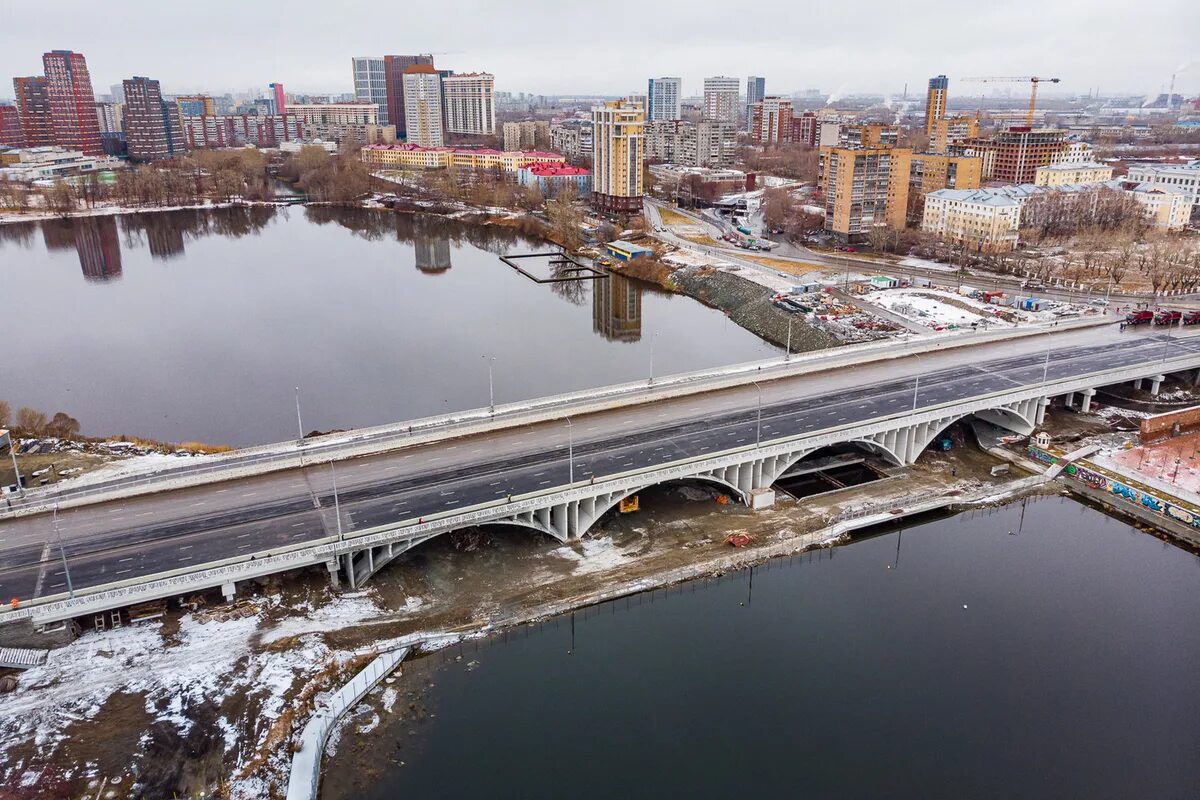 Мост челюскинцев екатеринбург. Макаровский мост. Макаровский мост екатеринбург открыт. Макаровский мост. Макаровский мост екатеринбург.