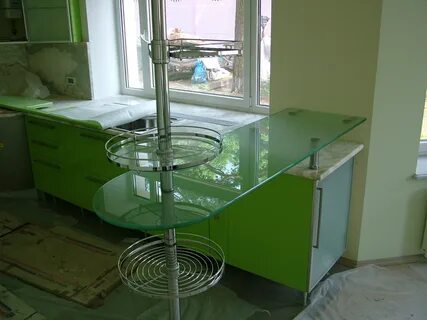 Стеклянная стойка