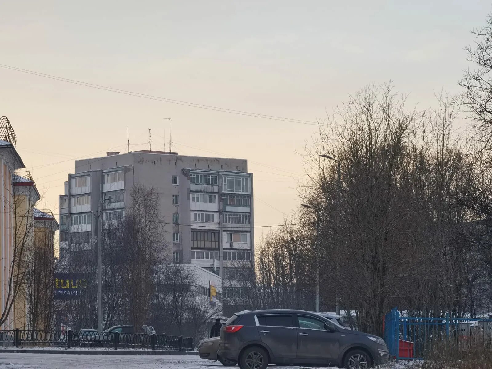 Мурманск столица заполярья. Городской округ город мурманск. Врач мурманск бусургина капиталина. Губернатор города мурманска. Очередь за мойвой в мурманске.
