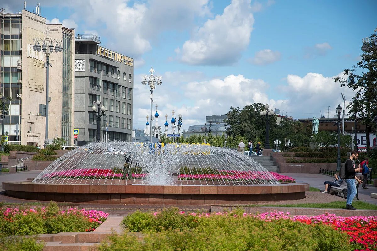 Облака площадь пушкина 2. Новопушкинский сквер москва. фонтан новопушкинский сквер пушкинская площадь. пушкинская площадь тверь. новопушкинский сквер, москва, тверской бульвар.